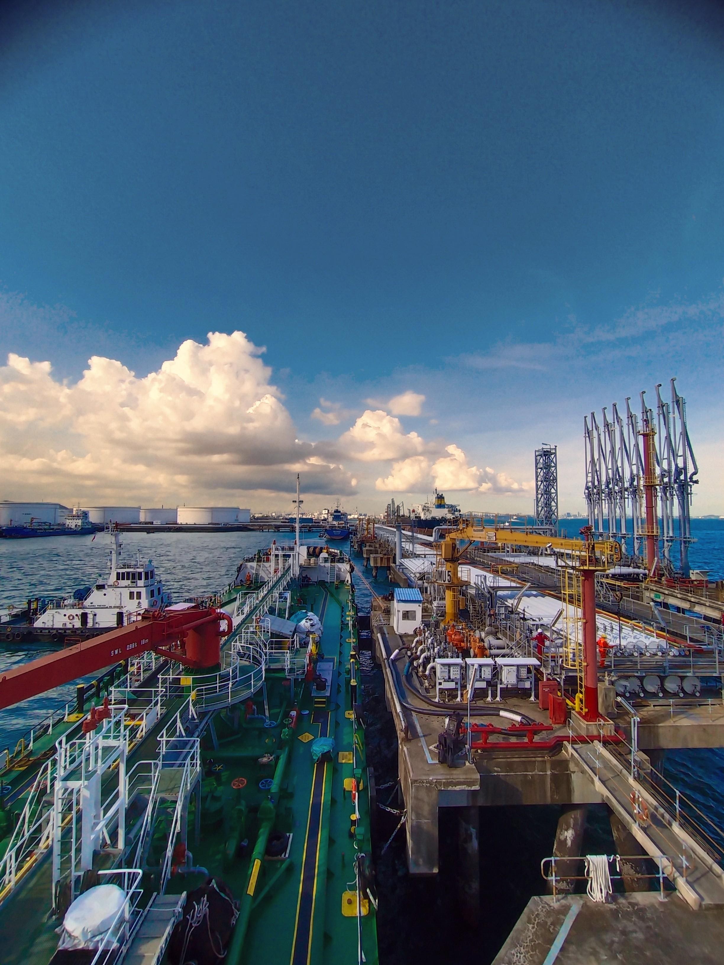 Singapore licenses three companies to supply methanol as marine fuel